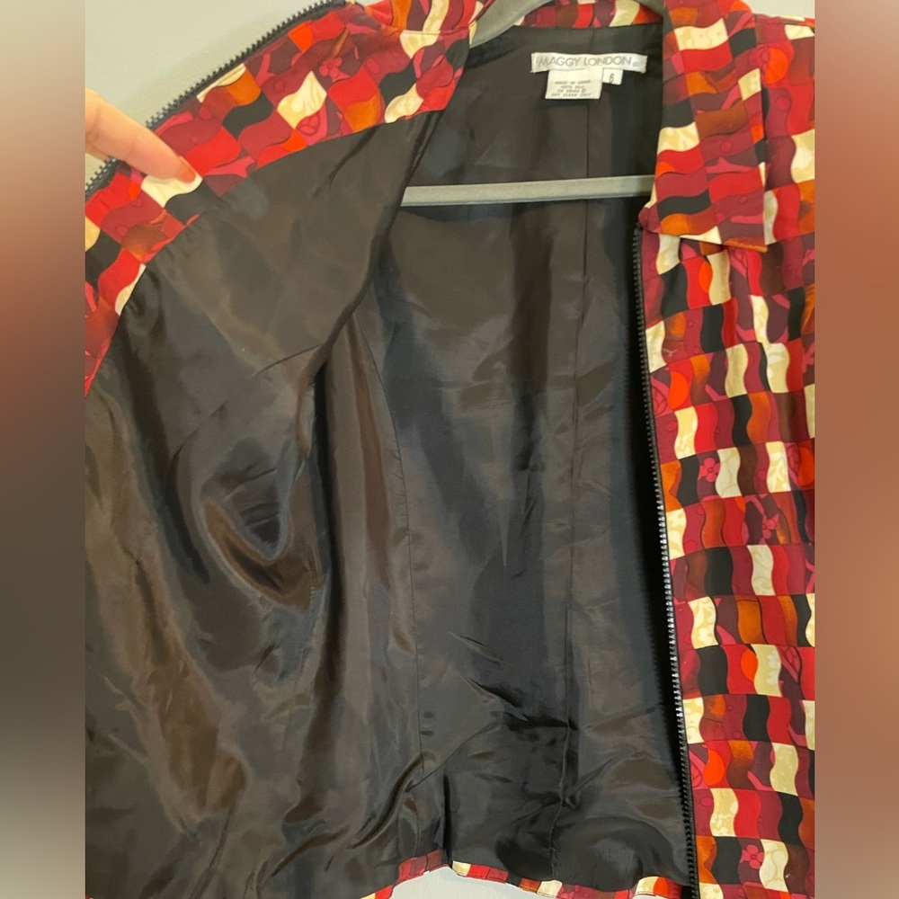 Maggy London Women’s 100% Silk Black/Red Lightweight Jacket Sz 6 - Picture 3 of 3